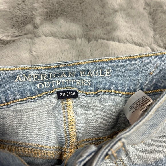 American eagle stretch shortie light wash lace hem shorts size 2 - Picture 4 of 7